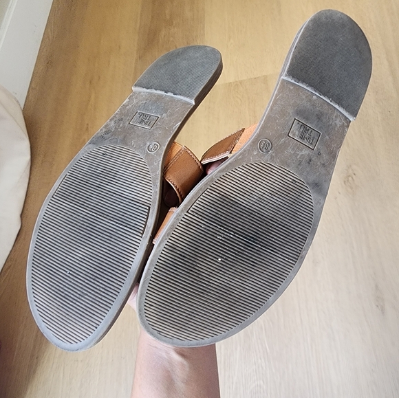 Time and tru cognac sandals size 8. 5 - Picture 2 of 2